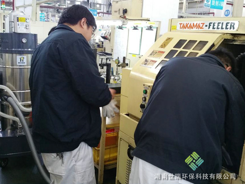 CNC加工机床固液分离